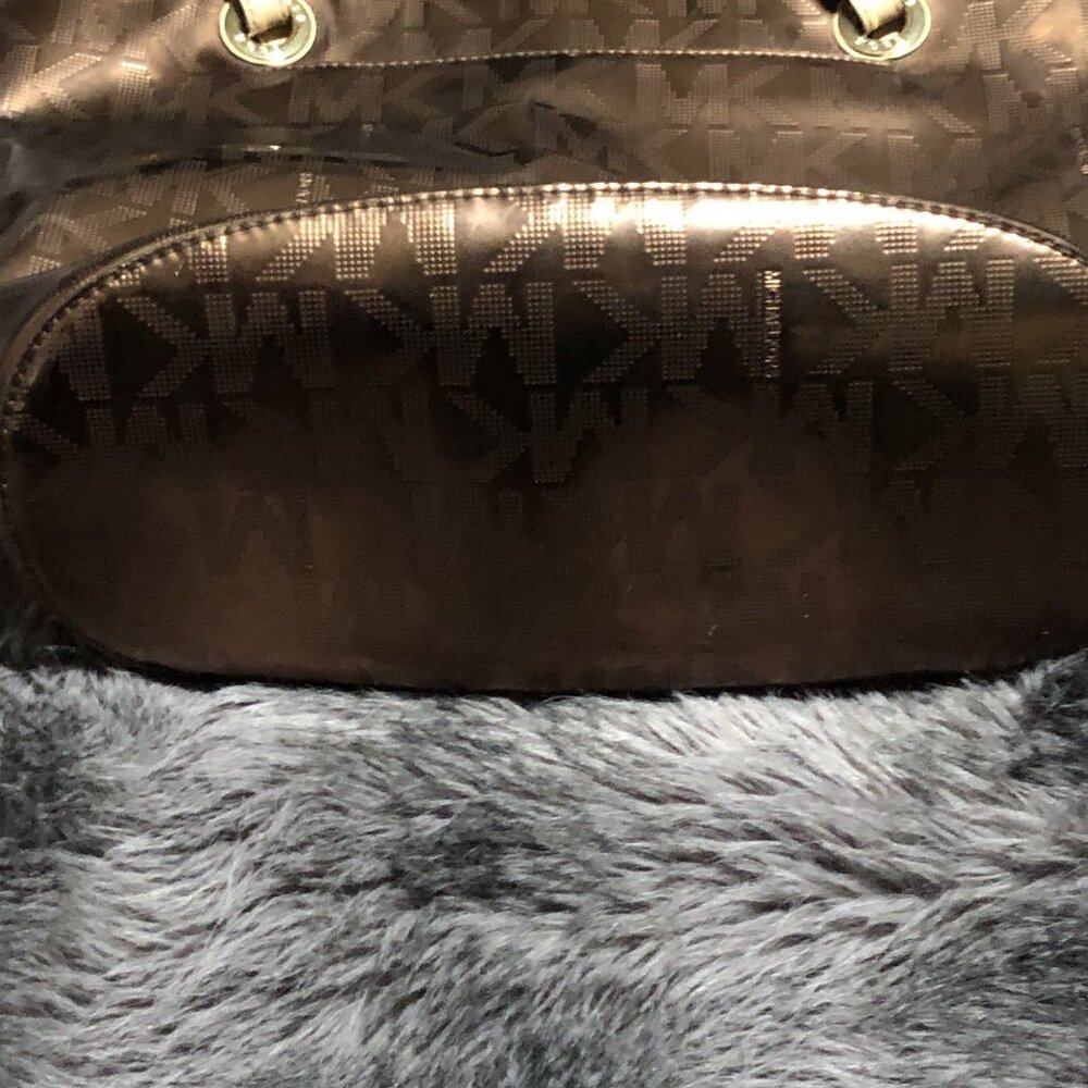 Michael Kors Brown Logo Tote Bag with Logo Charm, Beige Leather Double Handles - Picture 4 of 6